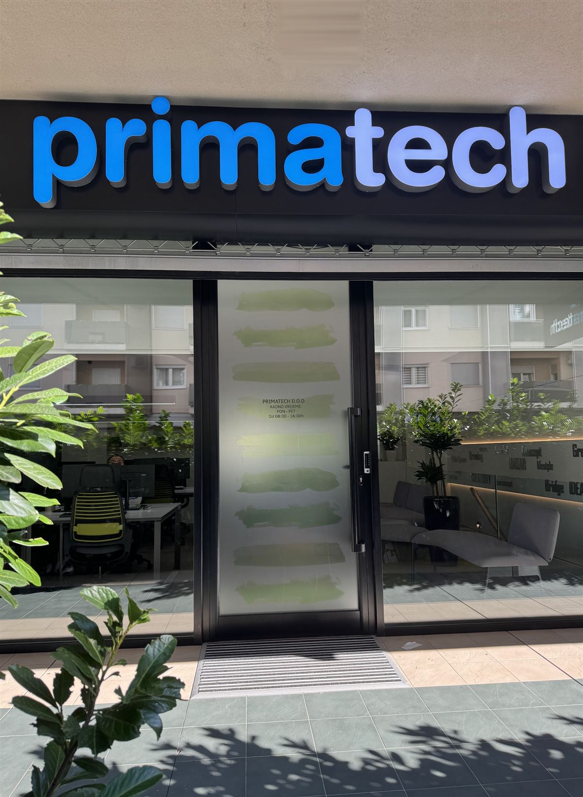 Ulaz u Primatech, Podgorica